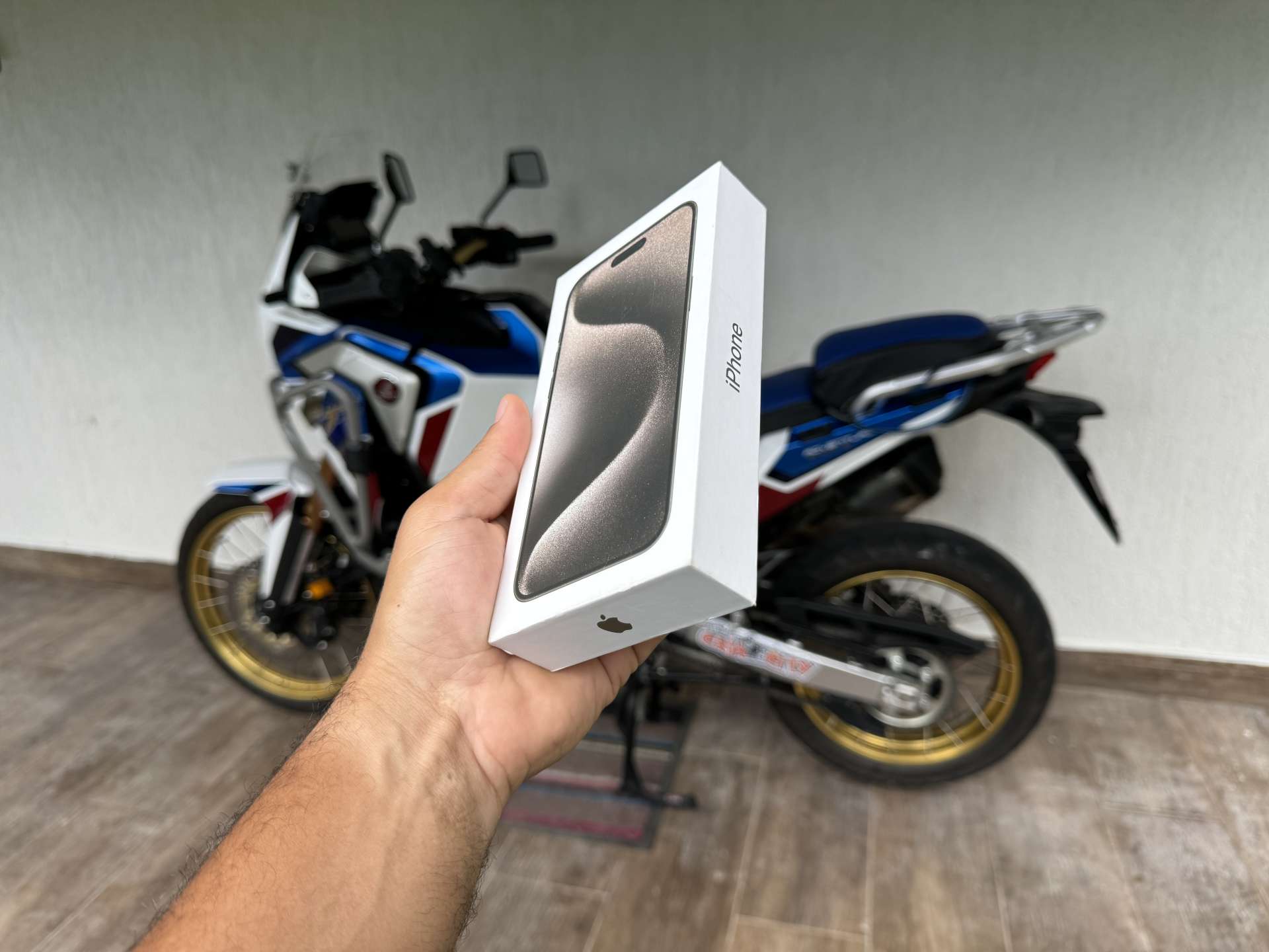 IPHONE 15 PRO MAX OU 5 MIL