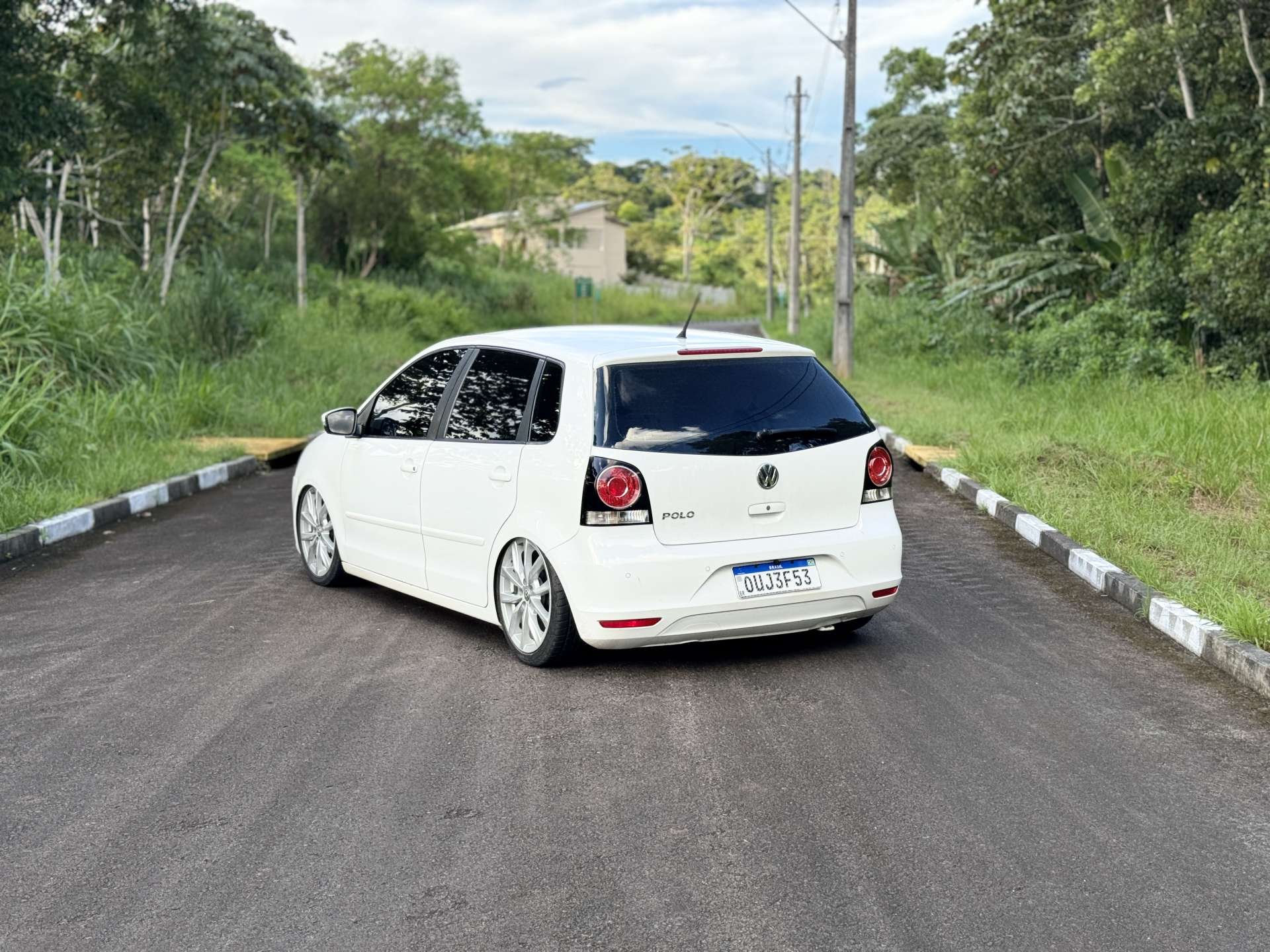 POLO 1.6 COMPLETO com SUSPENSÃO A AR e RODAS ARO 17 ou 30 MIL