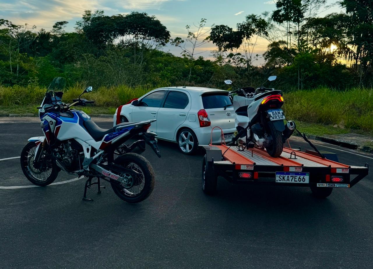 AFRICA TWIN ou ETIOS+PCX+CARRETINHA ou 60 MIL