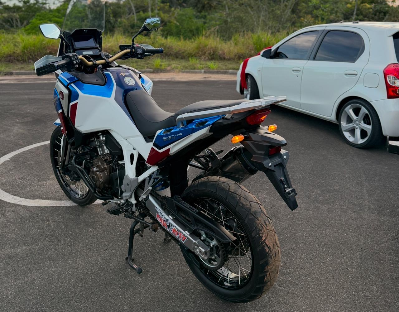 AFRICA TWIN ou ETIOS+PCX+CARRETINHA ou 60 MIL