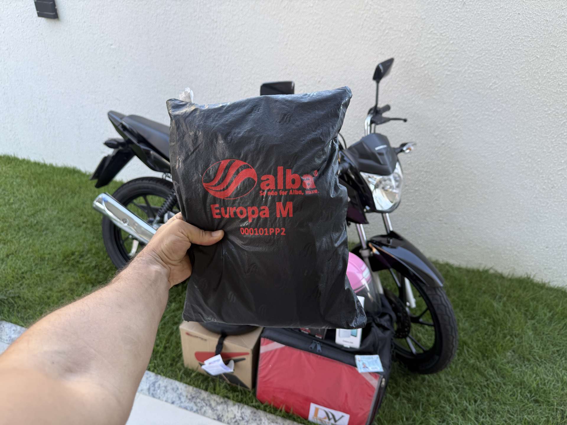 KIT MOTOBOY ou 20 MIL - FAN 160, CNH, CELULAR, 2 CAPACETES, CAPA DE CHUVA, BAG, SUPORTE P/ CELULAR