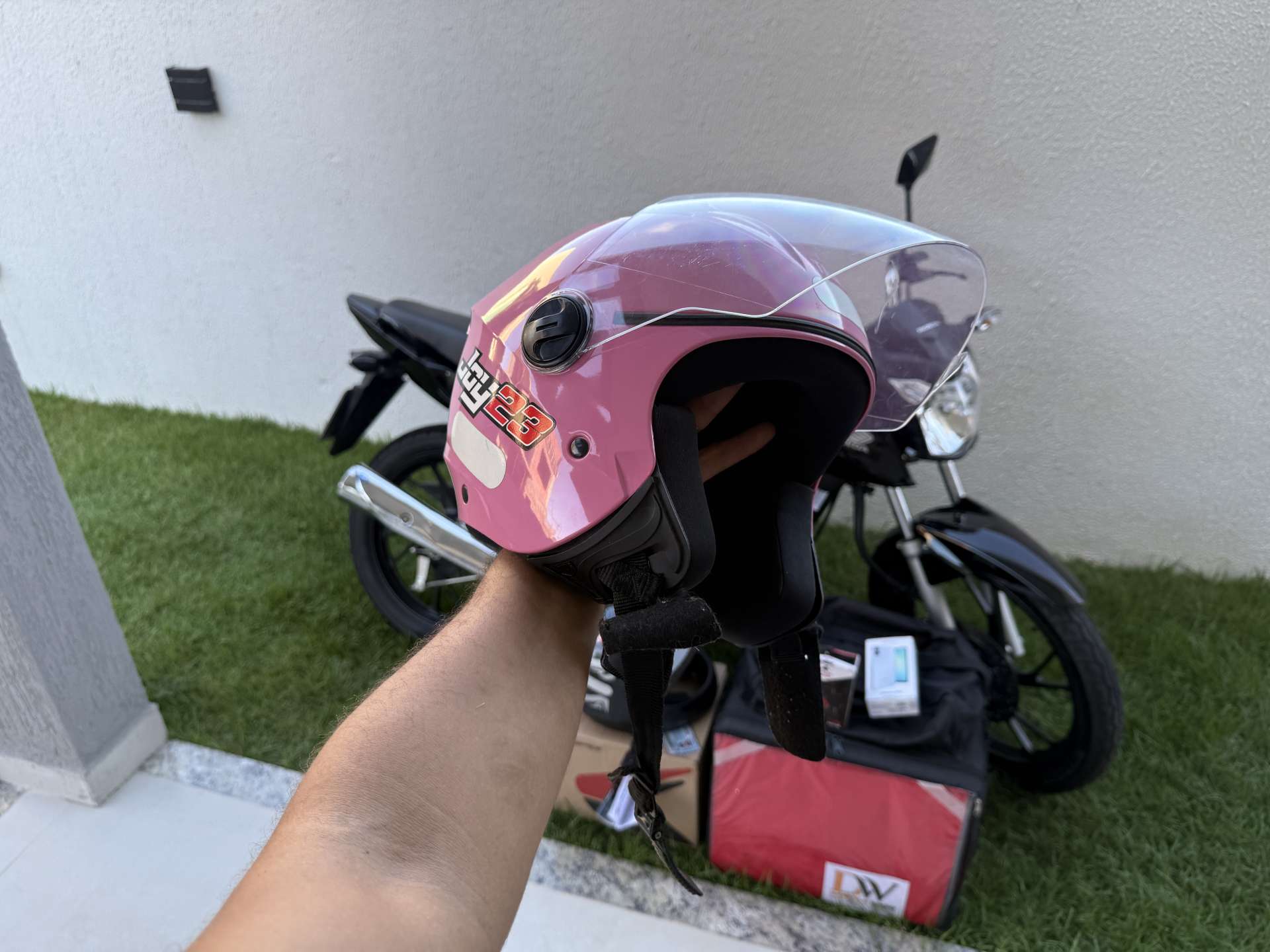 KIT MOTOBOY ou 20 MIL - FAN 160, CNH, CELULAR, 2 CAPACETES, CAPA DE CHUVA, BAG, SUPORTE P/ CELULAR