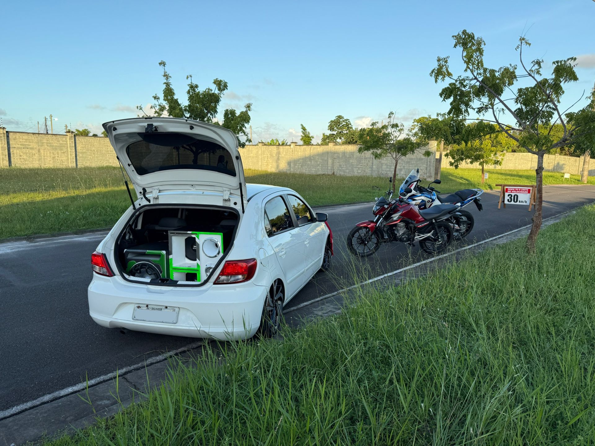 KIT SÃO JOÃO • GOL G5 com som, suspensão a ar e rodas 17 + TITAN 2025 0km ou AFRICA TWIN ADVENTURE SPORTS 2022