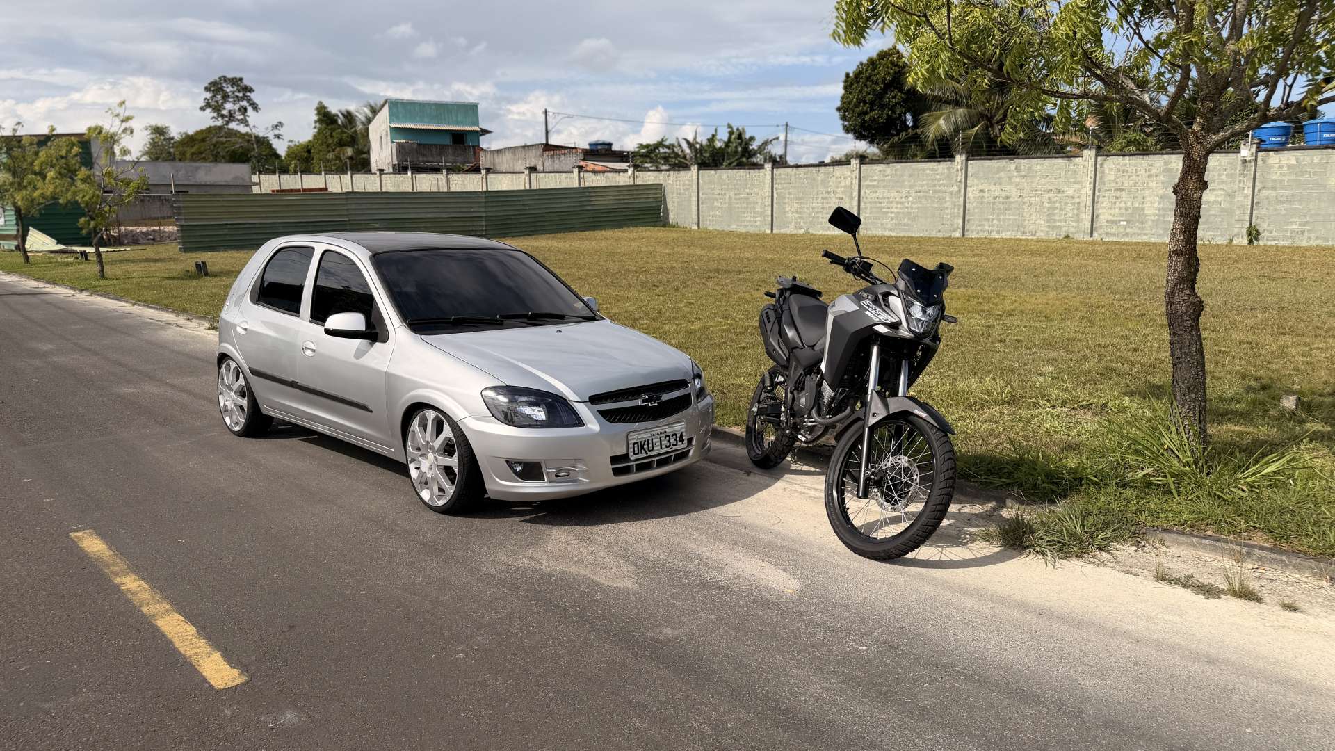 CELTA ou SAHARA ou 25 MIL + (CNH e IPHONE de brinde)