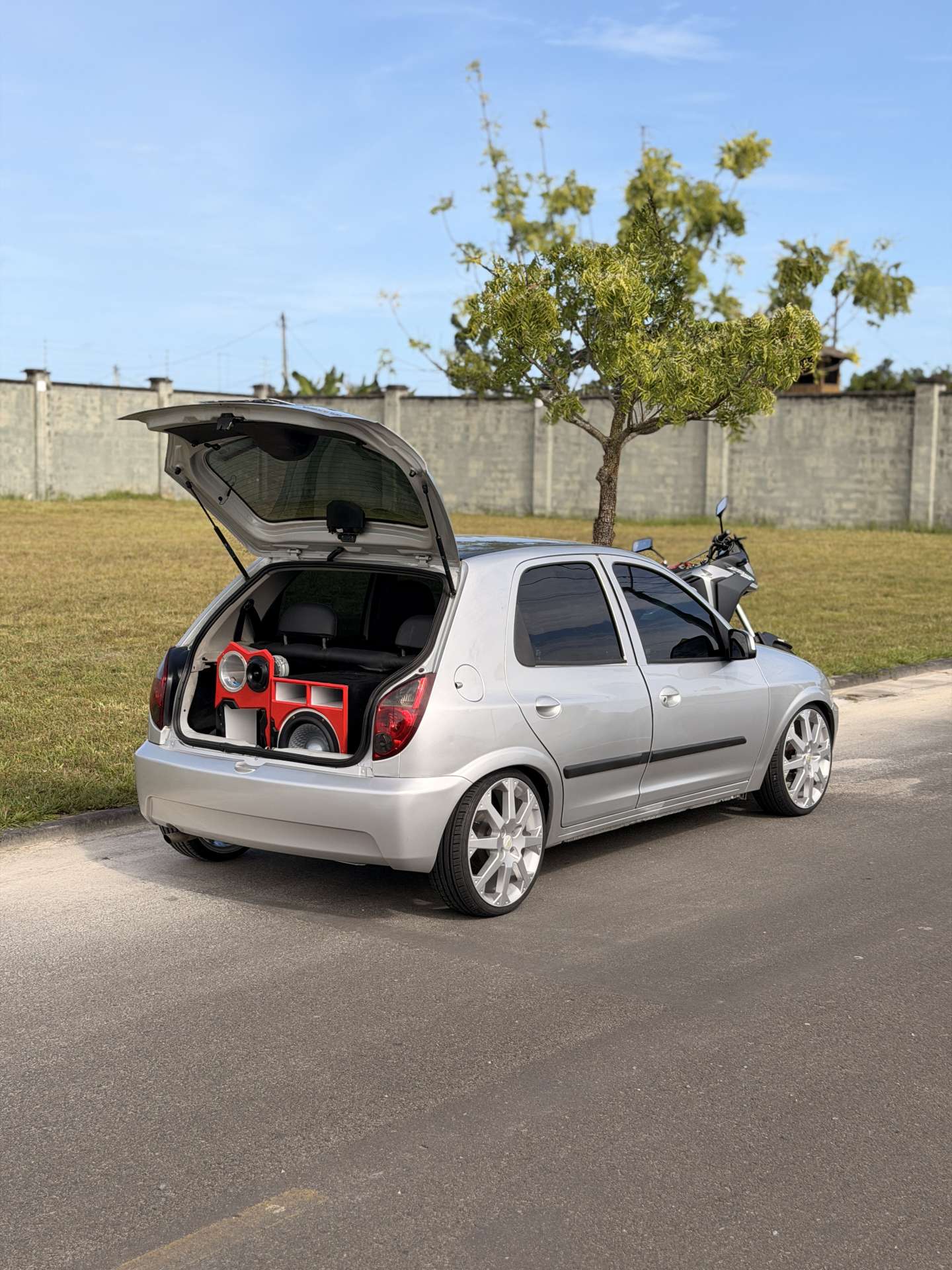 CELTA ou SAHARA ou 25 MIL + (CNH e IPHONE de brinde)