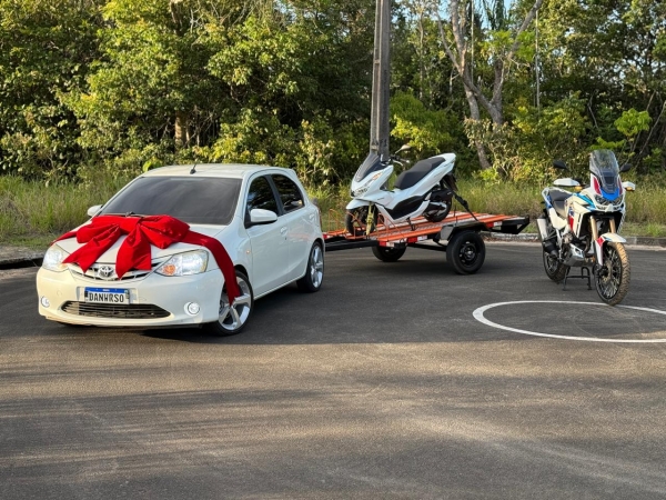 AFRICA TWIN ou ETIOS+PCX+CARRETINHA ou 60 MIL