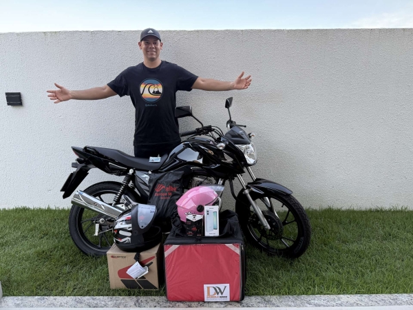KIT MOTOBOY ou 20 MIL - FAN 160, CNH, CELULAR, 2 CAPACETES, CAPA DE CHUVA, BAG, SUPORTE P/ CELULAR